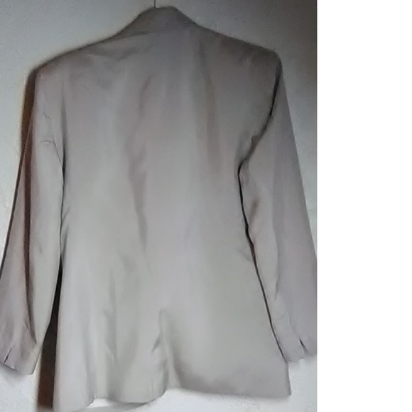 William Wai Designs 100% Silk Cream Skirt Suit - Picture 3 of 6